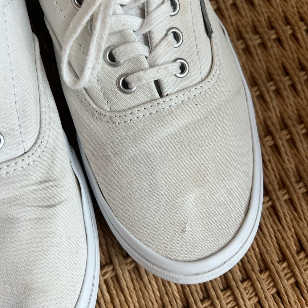 Vans Era Triple White Sneakers Size 12 Women / 10.5 Men Canvas Classic Low Top - Picture 4 of 14